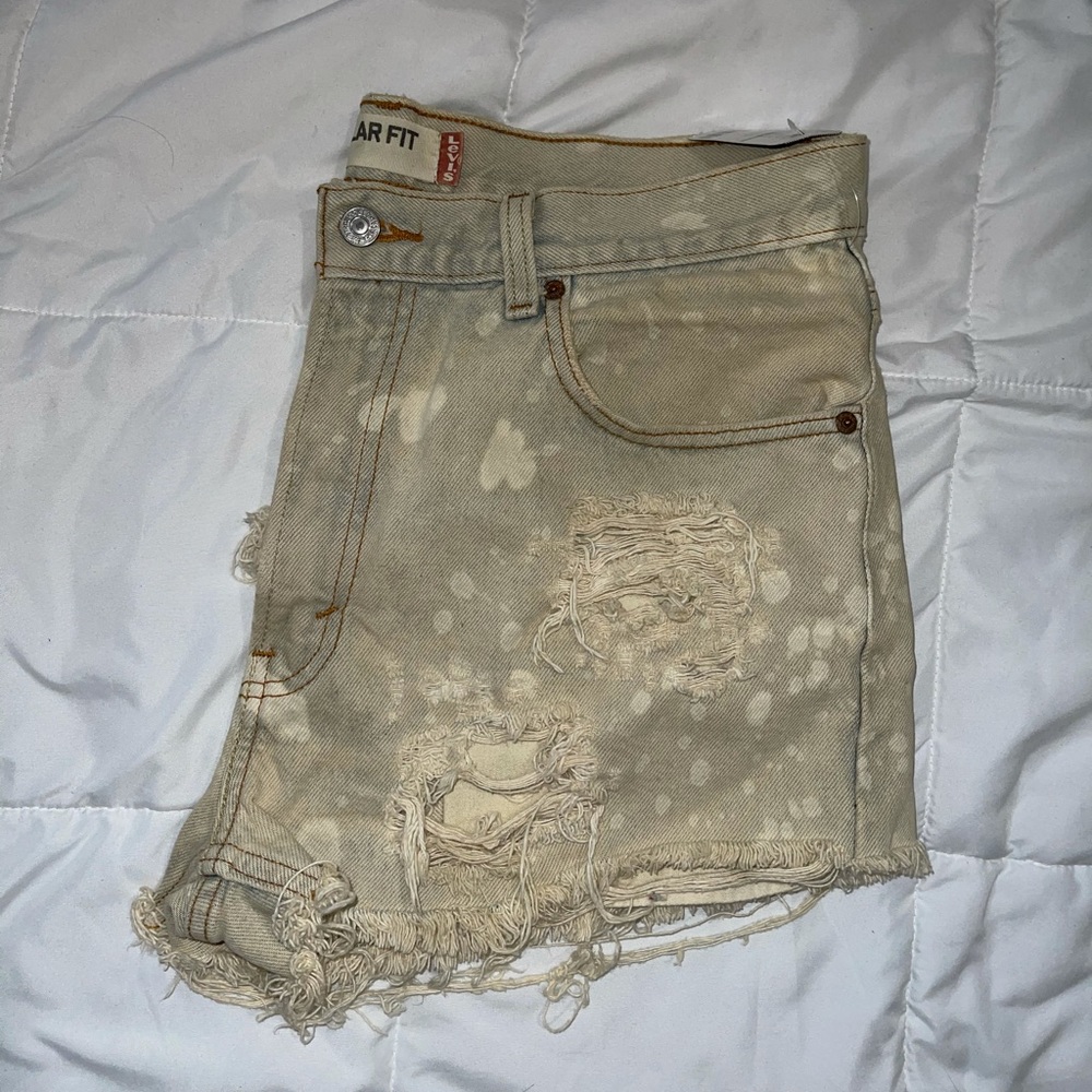 Levi’s Bleached Shorts